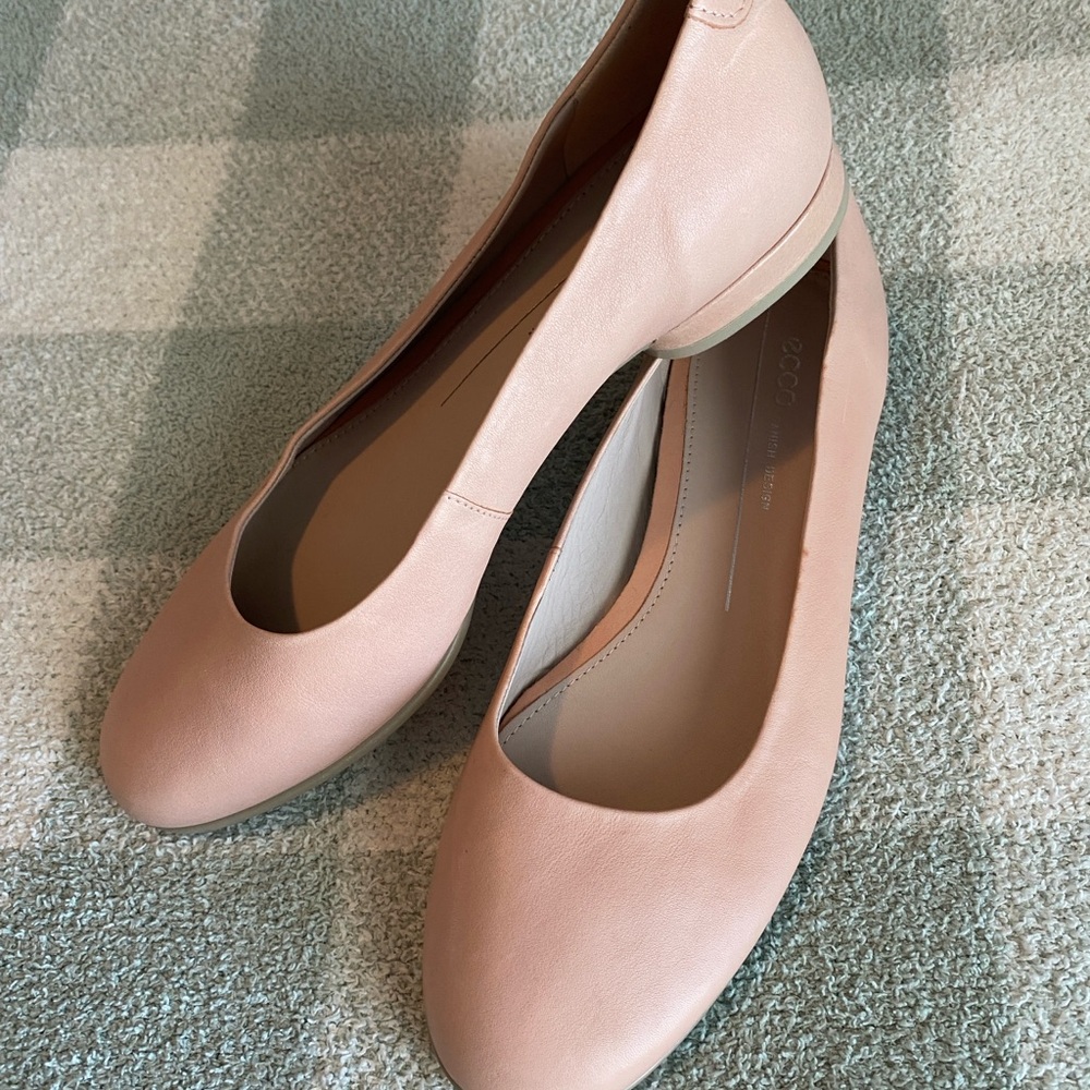 Ecco Women's Soft Pink Flats